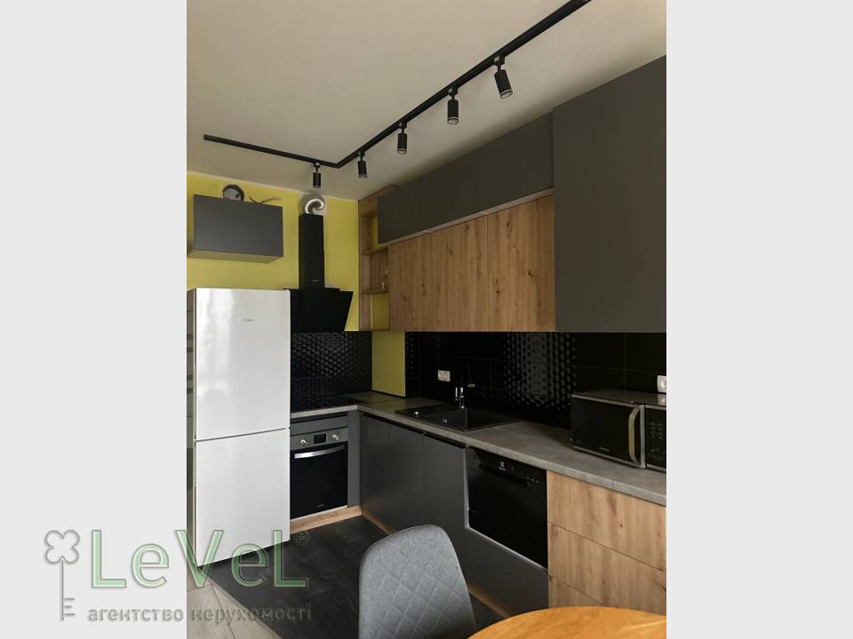 1000variantiv Real Estate